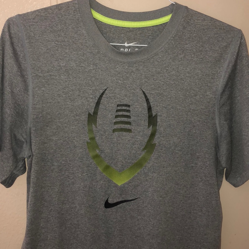 Men’s Nike T-shirt